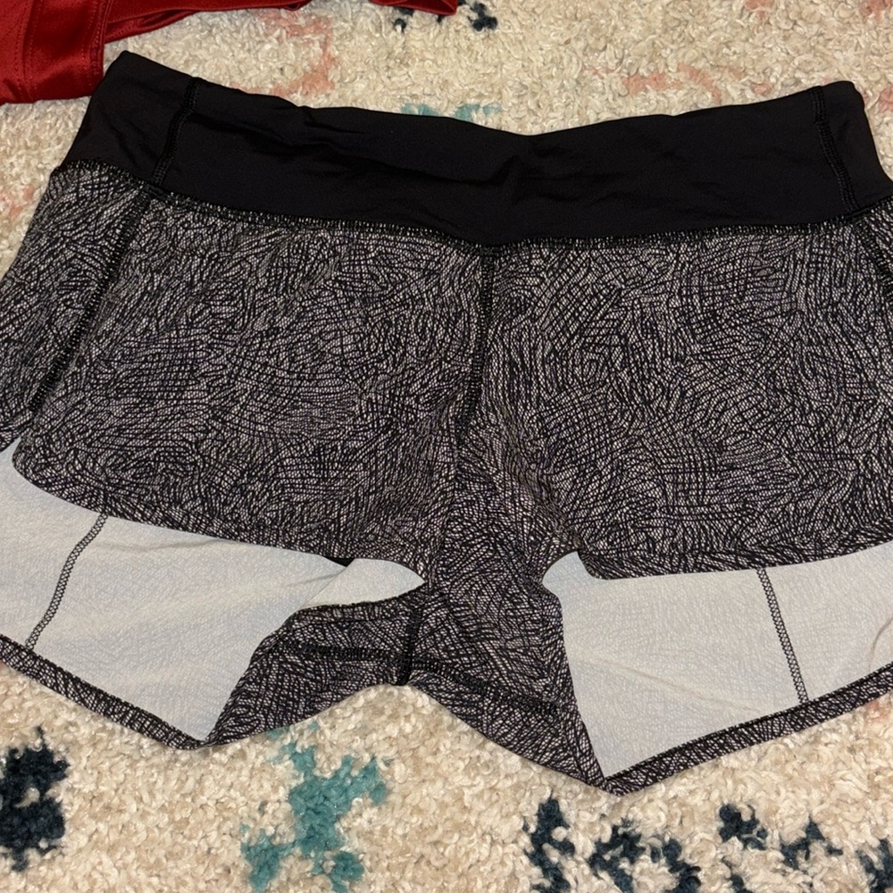 Lulu lemon speed up shorts